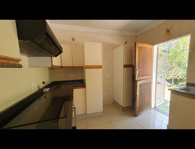 3 BEDROOM FREEHOLD FOR SALE IN BRACKENDOWNS